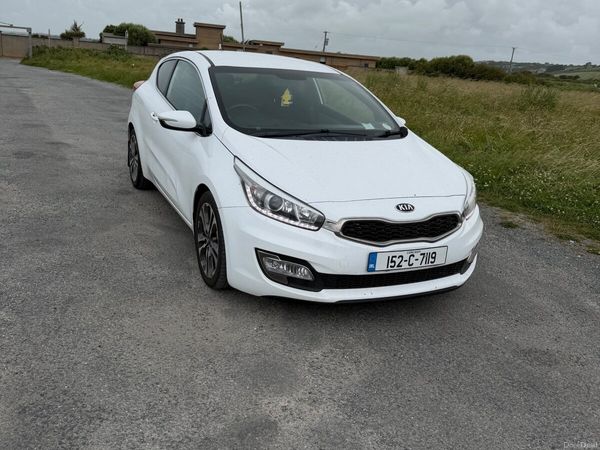 Kia Ceed Hatchback, Diesel, 2015, White