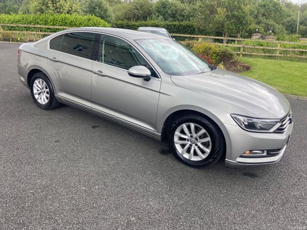 Volkswagen Passat Saloon, Diesel, 2017, Grey