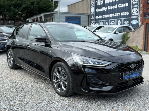 Ford Focus Hatchback, Petrol, 2023, Black