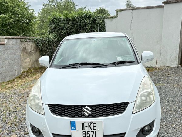 Suzuki Swift Hatchback, Petrol, 2011, White