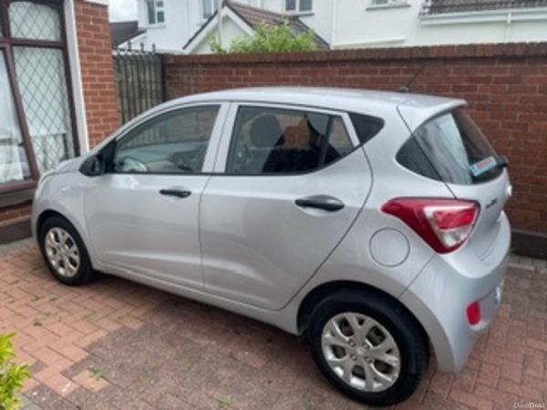 Hyundai i10 Hatchback, Petrol, 2016, Silver