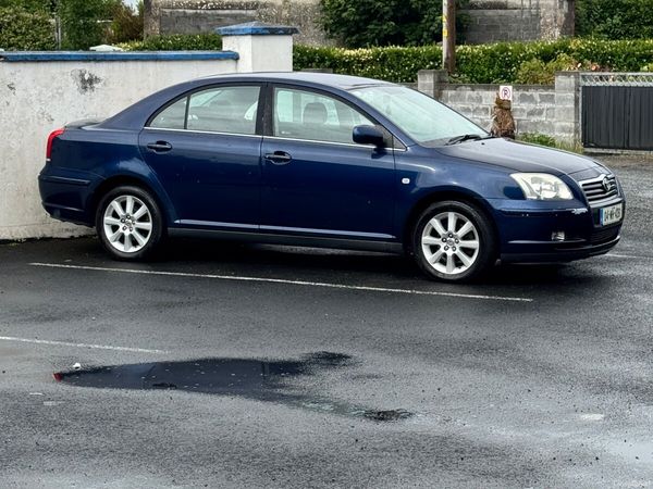 Toyota Avensis Saloon, Petrol, 2004, Blue
