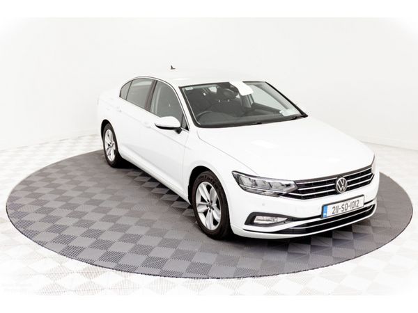 Volkswagen Passat Saloon, Diesel, 2021, White