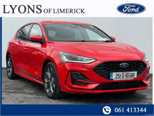 Ford Focus Hatchback, Petrol Hybrid, 2025, Red