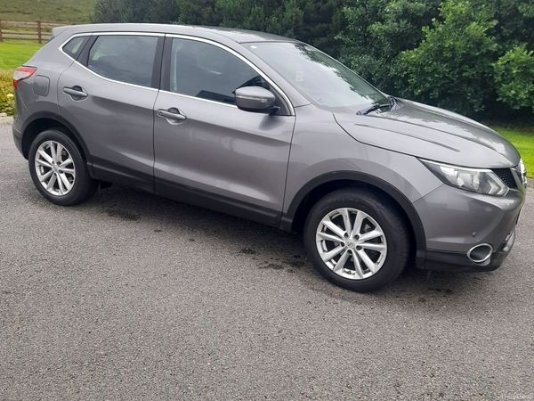 Nissan Qashqai Hatchback, Diesel, 2016, Grey