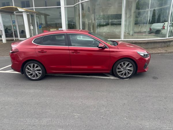 Hyundai i30 Hatchback, Petrol, 2018, Red