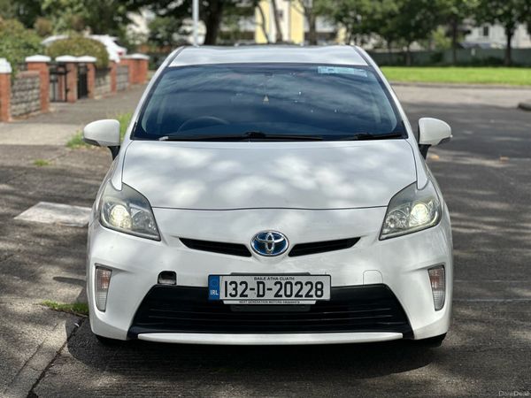Toyota Prius Hatchback, Petrol Hybrid, 2013, White