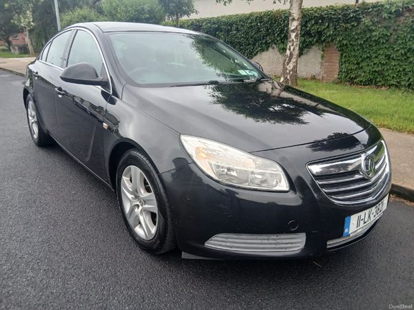 Vauxhall Insignia Hatchback, Diesel, 2011, Black