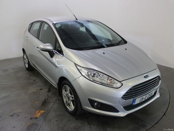 Ford Fiesta Hatchback, Petrol, 2013, Silver
