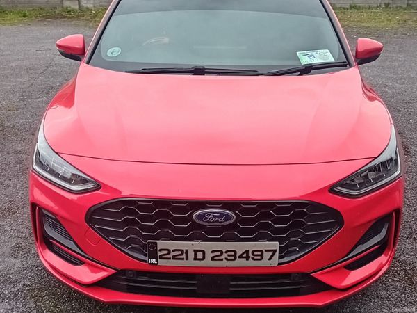 Ford Focus Hatchback, Petrol, 2022, Red