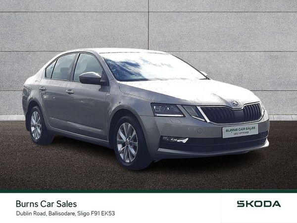 Skoda Octavia Saloon, Petrol, 2019, Beige