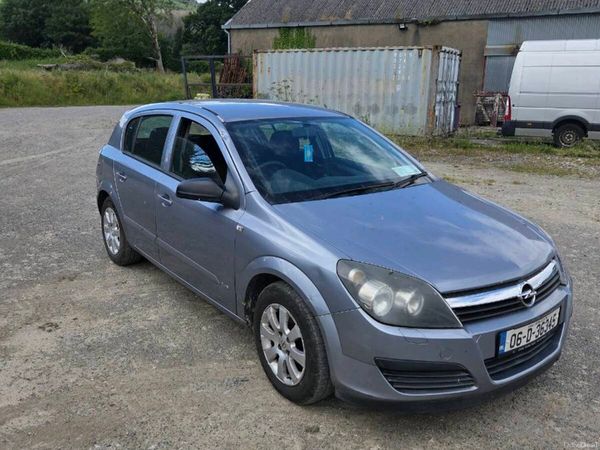 Opel Astra Hatchback, Petrol, 2006, Grey