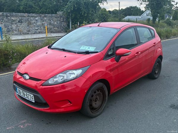Ford Fiesta Hatchback, Petrol, 2009, Red