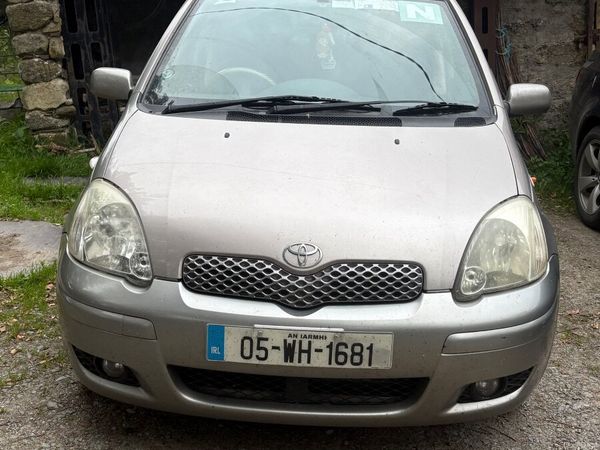 Toyota Yaris Hatchback, Petrol, 2005, Grey