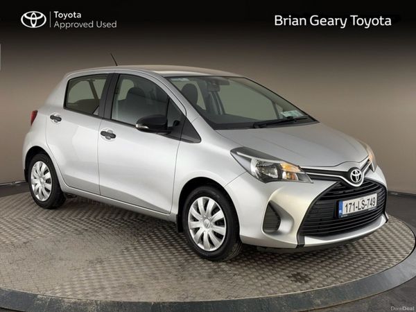 Toyota Yaris Hatchback, Petrol, 2017, Silver