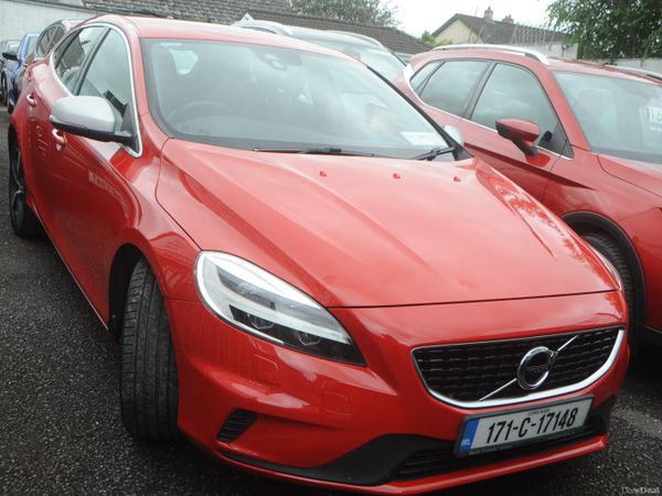 Volvo V40 Hatchback, Petrol, 2017, Red