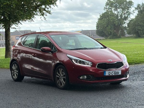 Kia Ceed Hatchback, Diesel, 2012, Red