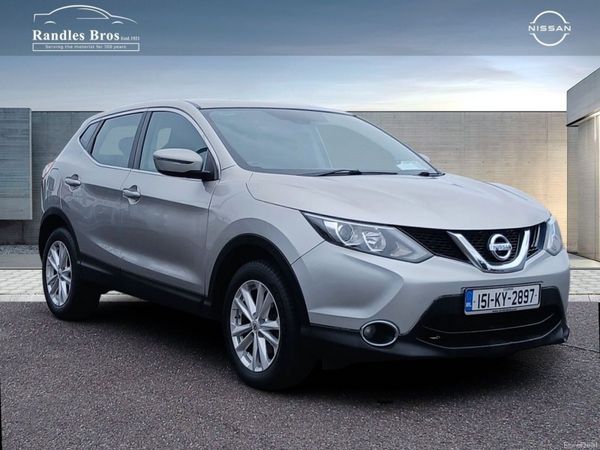 Nissan Qashqai Hatchback, Diesel, 2015, Silver