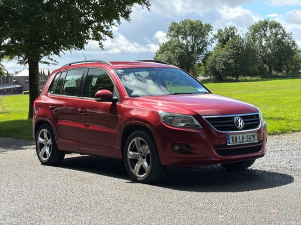 Volkswagen Tiguan SUV, Petrol, 2008, Red