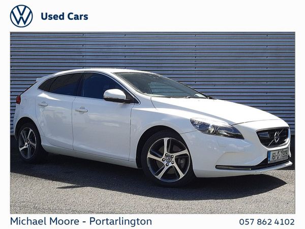 Volvo V40 Hatchback, Diesel, 2016, White