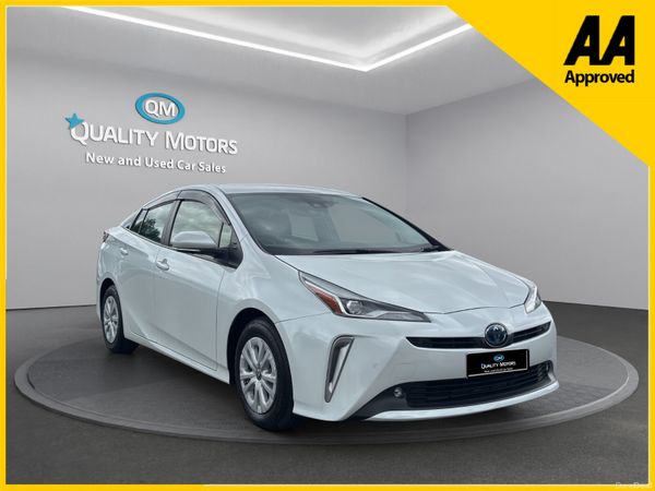 Toyota Prius Hatchback, Petrol Hybrid, 2021, White