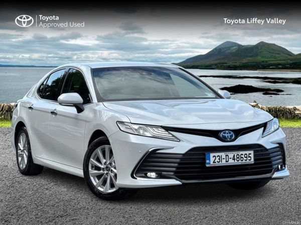 Toyota Camry Saloon, Petrol Hybrid, 2023, White