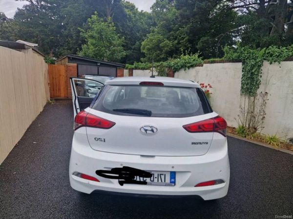 Hyundai i20 Hatchback, Diesel, 2017, White