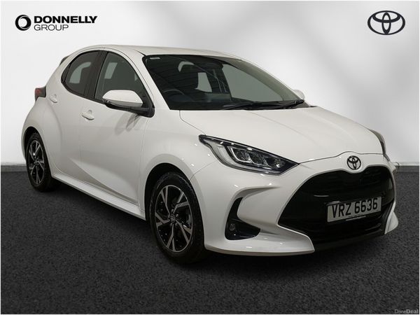 Toyota Yaris Hatchback, Petrol Hybrid, 2024, White