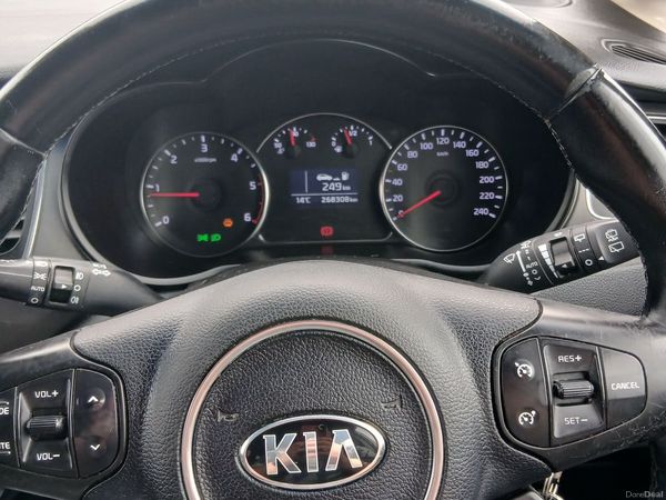 Kia Carens MPV, Diesel, 2013, Silver
