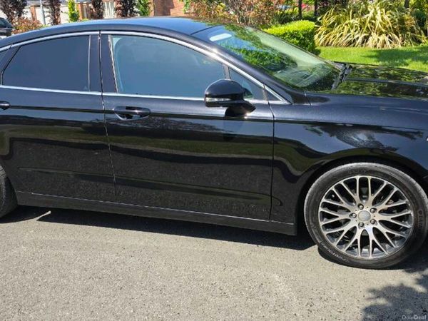 Ford Mondeo Hatchback, Diesel, 2015, Black