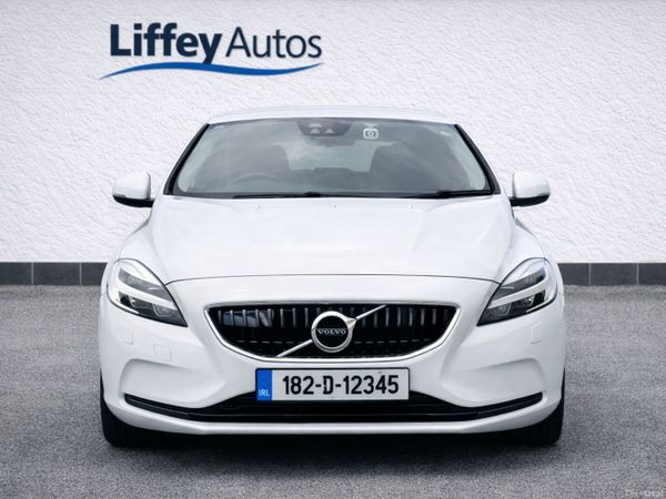 Volvo V40 Hatchback, Diesel, 2018, White