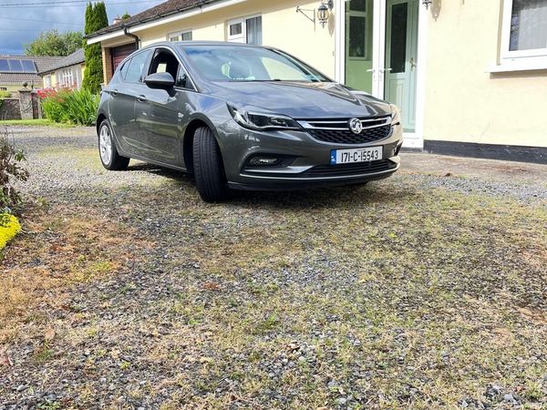 Vauxhall Astra Hatchback, Petrol, 2017, Grey