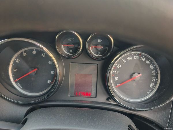 Opel Astra MPV, Petrol, 2013, Silver