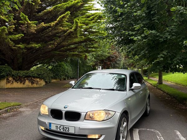 BMW 1-Series Hatchback, Diesel, 2011, Silver