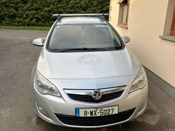 Vauxhall Astra Estate, Diesel, 2011, Silver
