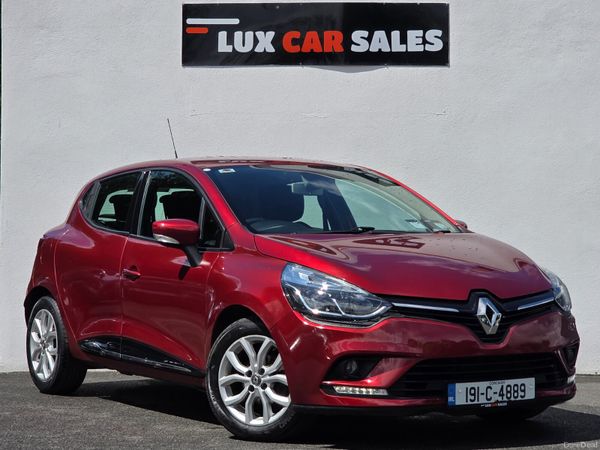 Renault Clio Hatchback, Petrol, 2019, Red
