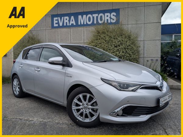 Toyota Auris Hatchback, Petrol Hybrid, 2016, Silver