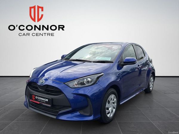 Toyota Yaris SUV, Petrol Hybrid, 2022, Blue