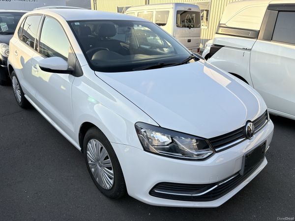Volkswagen Polo Hatchback, Petrol, 2015, White
