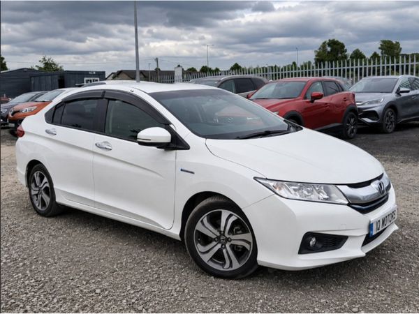 Honda Grace Hatchback, Petrol Hybrid, 2016, White