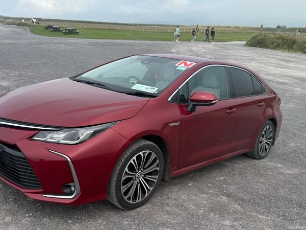 Toyota Corolla Saloon, Petrol Hybrid, 2019, Red