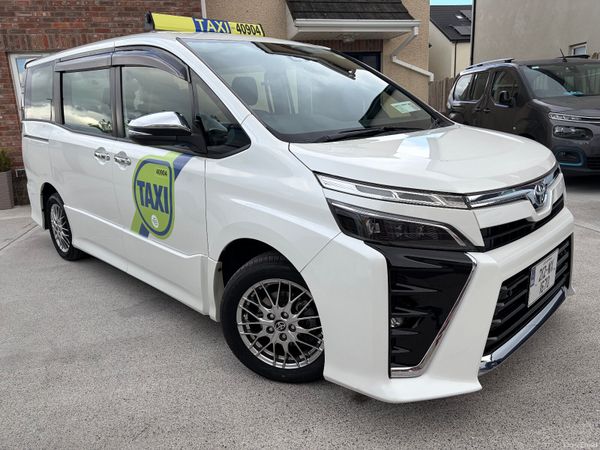 Toyota Voxy MPV, Petrol Hybrid, 2021, White