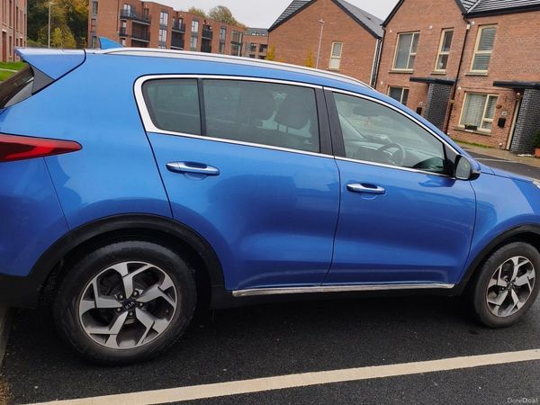 Kia Sportage SUV, Diesel Hybrid, 2021, Blue