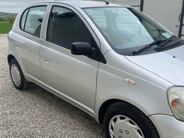 Toyota Yaris Hatchback, Petrol, 2001, Silver