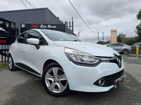 Renault Clio Hatchback, Petrol, 2015, White