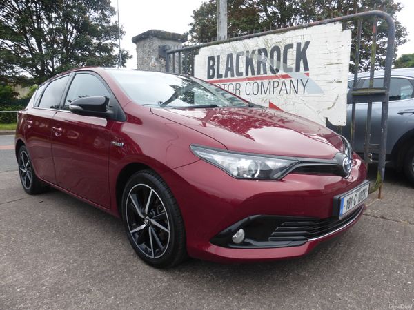 Toyota Auris MPV, Petrol Hybrid, 2018, Red