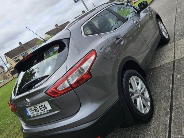 Nissan Qashqai SUV, Diesel, 2017, Grey
