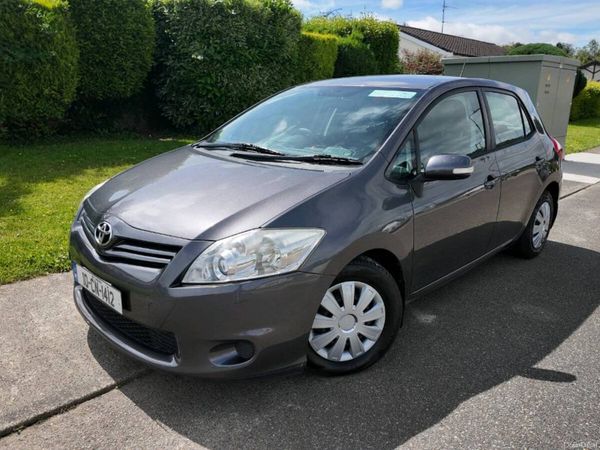 Toyota Auris Hatchback, Diesel, 2010, Grey