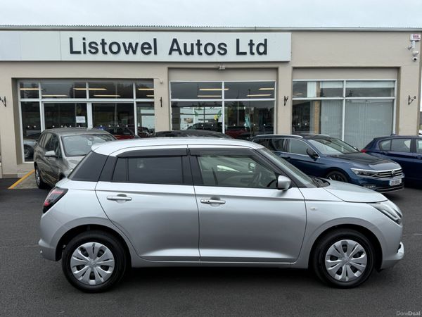 Suzuki Swift Hatchback, Petrol, 2024, Silver