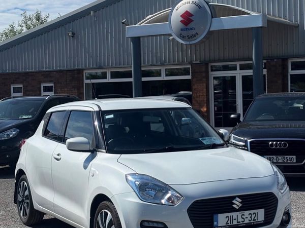 Suzuki Swift Hatchback, Petrol, 2021, White